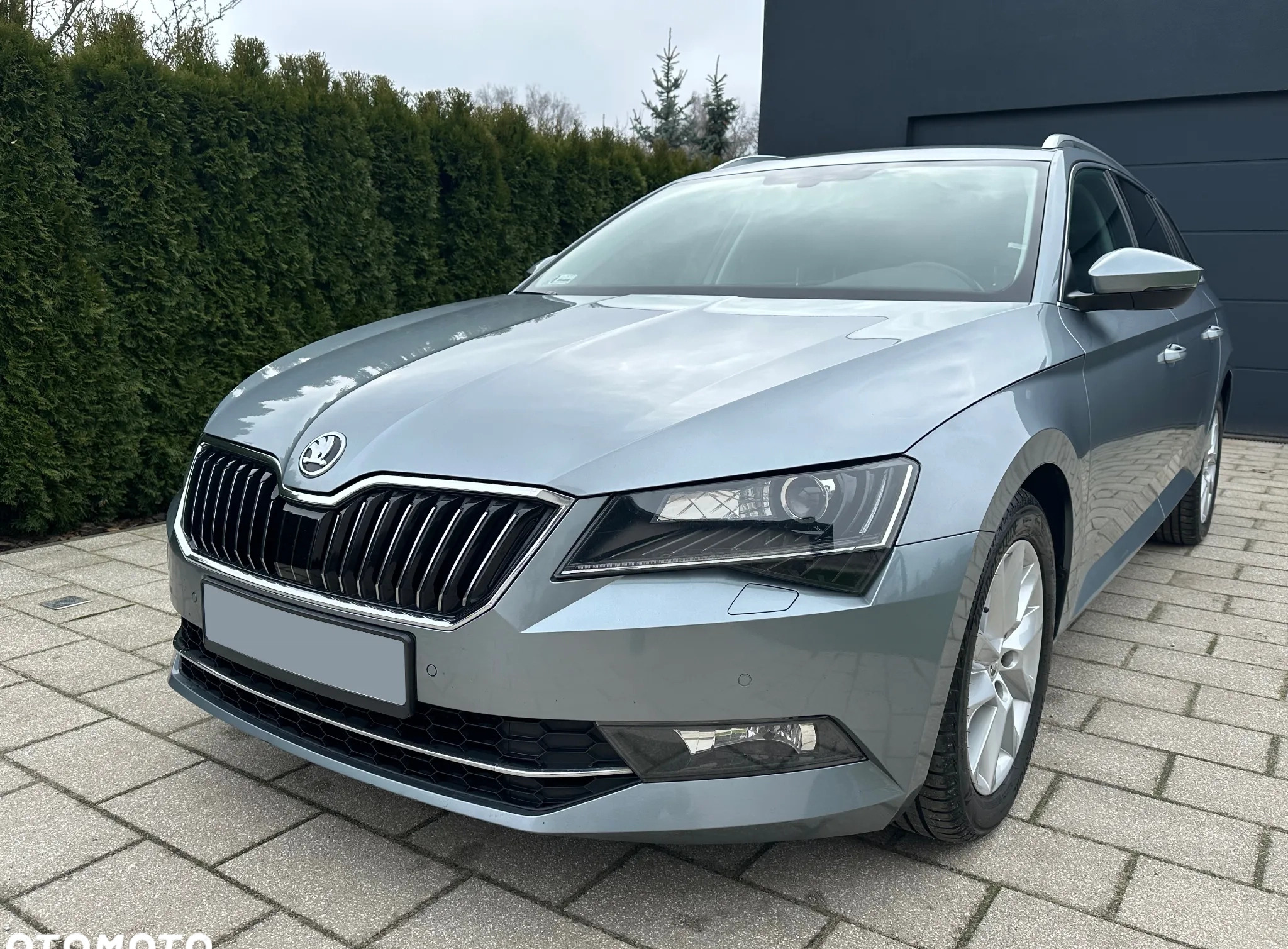 Skoda Superb cena 92000 przebieg: 111000, rok produkcji 2018 z Leszno małe 46